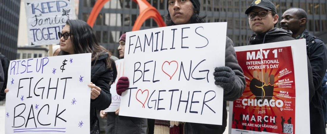 Activistas-de-Chicago-critican-borrador-filtrado-del-veto-migratorio-de-Trump-intriper.jpg
