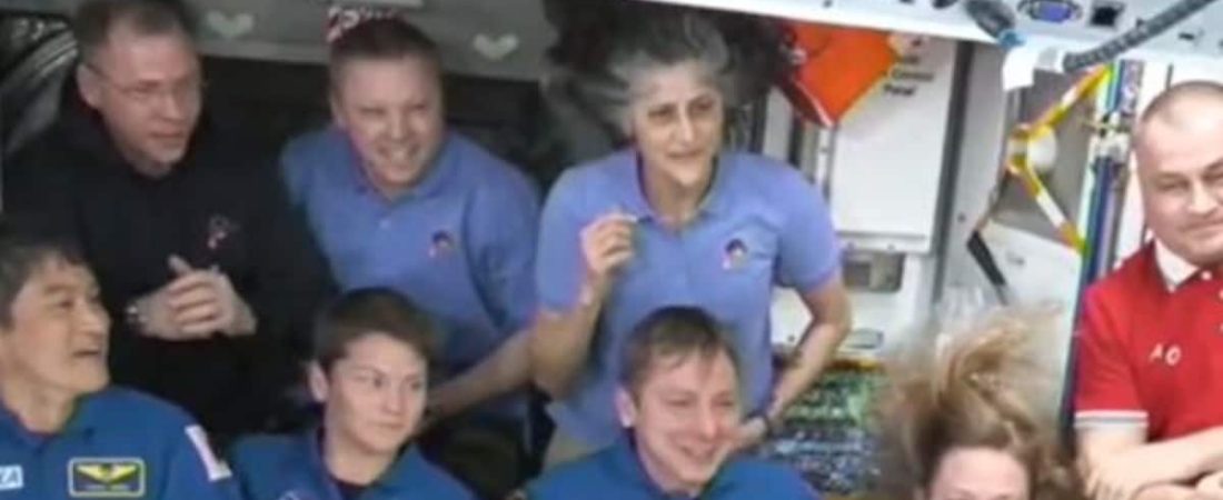 Actualizacion-en-vivo-Crew-10-acoplamiento-en-la-ISS-y-regreso-intriper.jpg