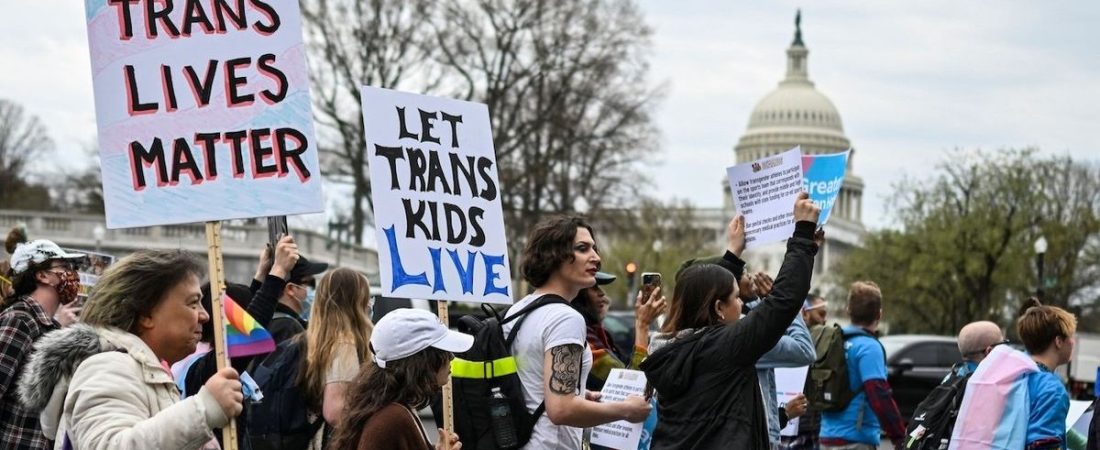 Advertencia-a-personas-trans-por-trabas-de-viaje-en-EE.UU_.-intriper.jpg