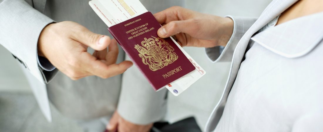 Advertencia-para-britanicos-sobre-nuevo-cambio-en-pasaporte-europeo-intriper.jpg