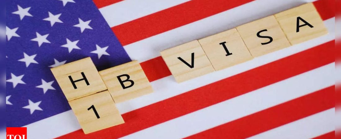 Advertencia-para-titulares-de-visas-H-1B-y-F-1-sobre-viajes-fuera-de-EE.UU_.-intriper.jpg