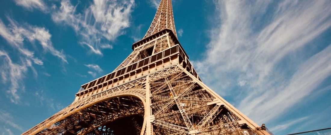 Advierten que la Torre Eiffel se encuentra cubierta de óxido requiere una reparación completa según expertos