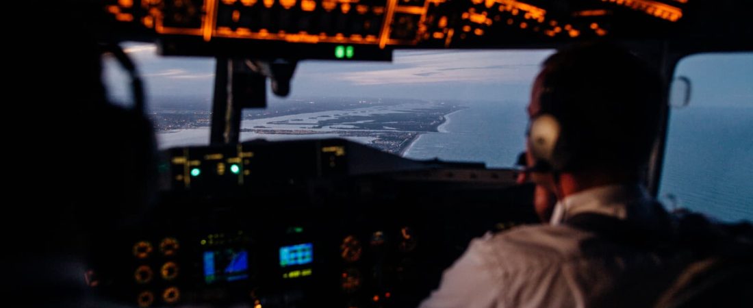 Aerolíneas piden reducir horas de entrenamiento de pilotos frente a crisis por escasez de personal-2