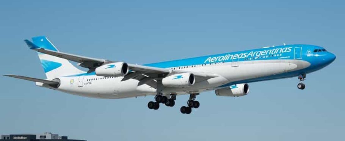 Aerolíneas_Argentinas_Airbus_A340-313_(LV-CSE)_at_Miami_International_Airport (1)