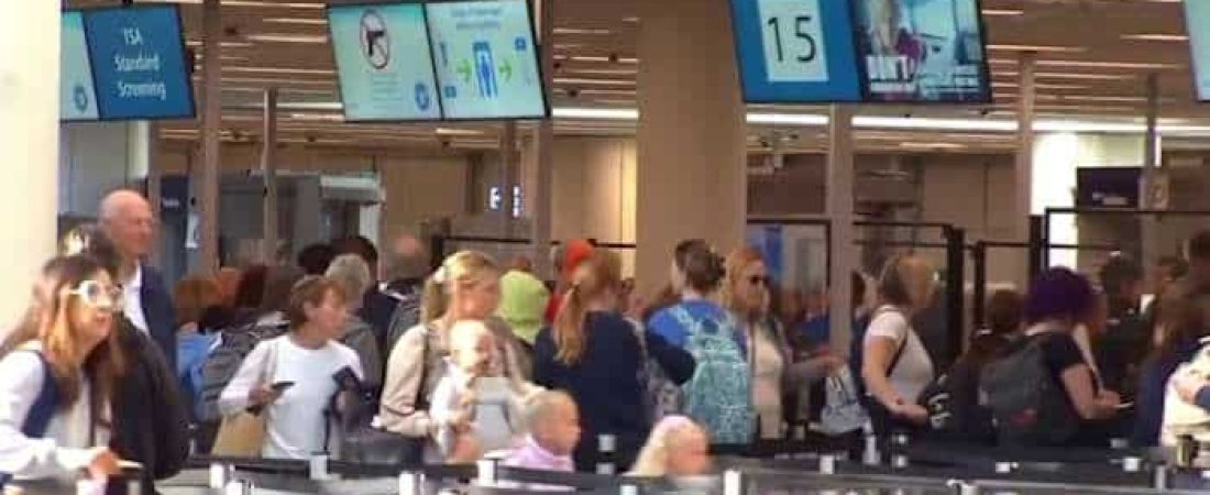 Afluencia-de-viajeros-por-spring-break-en-aeropuerto-de-Orlando-intriper.jpg