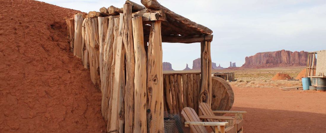 Alojamiento-en-hogan-navajo-dentro-de-parque-tribal-en-EE.UU_.-intriper.jpg
