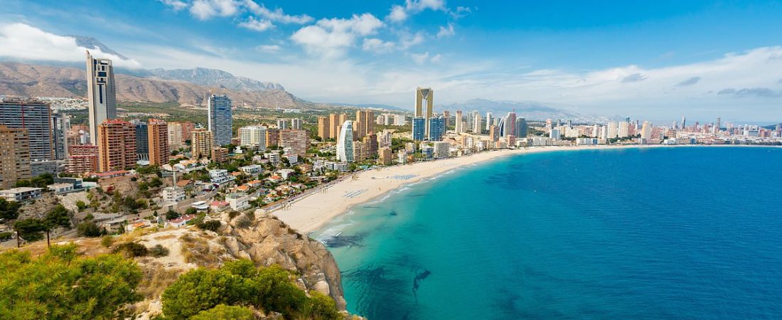 Britanicos-superan-a-espanoles-como-residentes-en-Benidorm-intriper.jpg