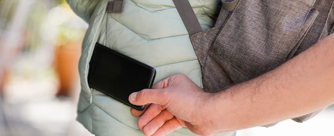 Casi-la-mitad-de-britanicos-sufre-robo-de-movil-en-vacaciones-intriper.jpg