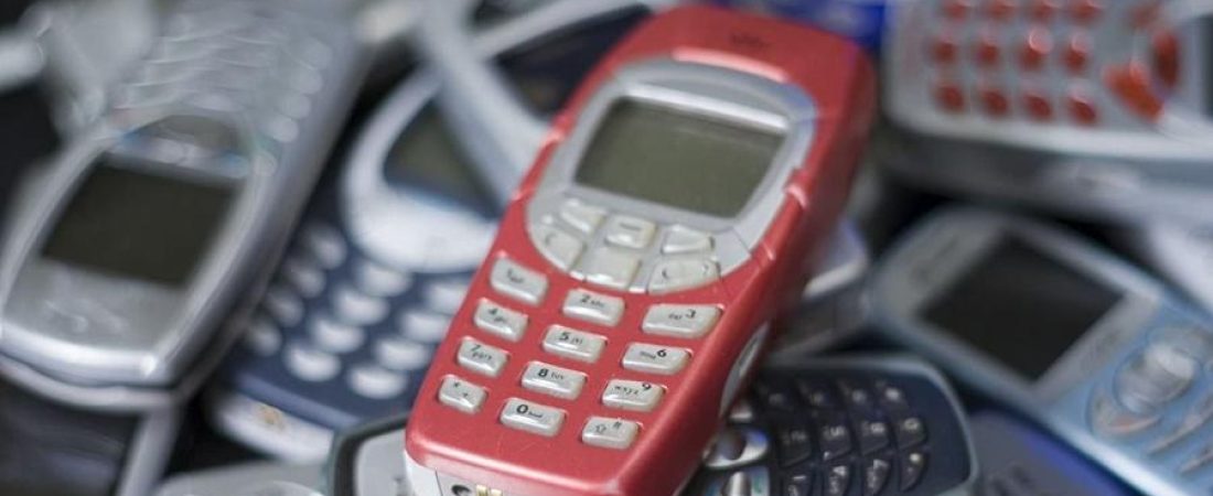 Celulares-antiguos-por-los-que-pagan-miles-de-dolares-intriper.jpg