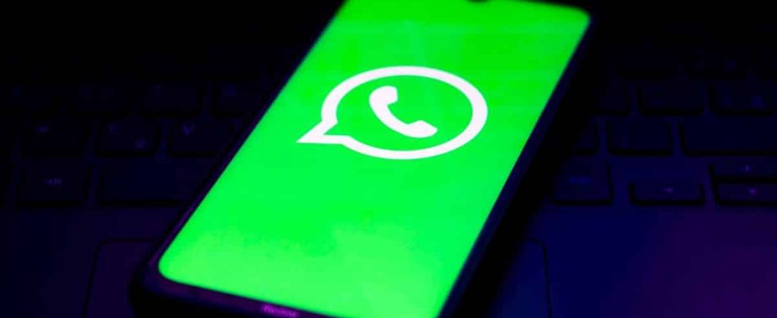 Como-leer-mensajes-de-WhatsApp-sin-aparecer-en-linea-intriper.jpg