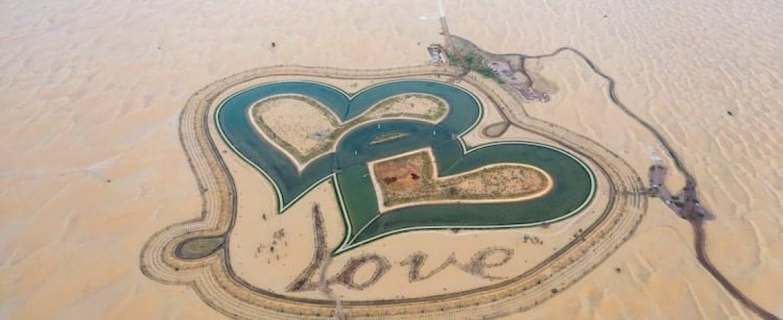 Conoce ‘Love Lake’, un insólito lago en forma de corazón ubicado en medio del desierto cerca de Al Qadra, en Dubái 6