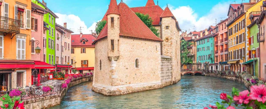 Descubre-Annecy-la-Venecia-de-los-Alpes-con-lagos-y-canales-intriper.jpg