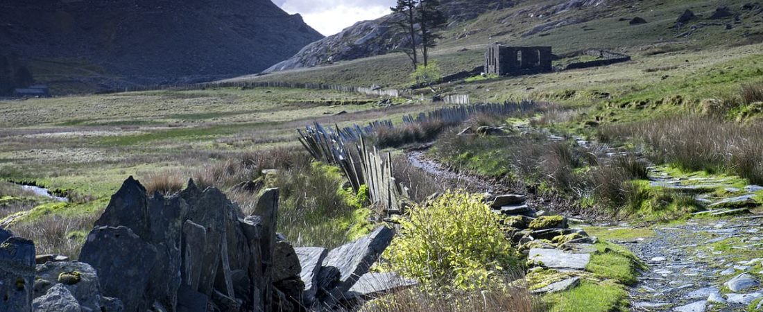 Descubre-el-pueblo-fantasma-en-Gales-abandonado-desde-1940-intriper.jpg