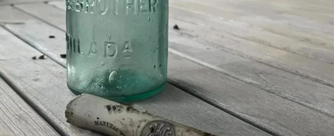 Descubrió el mensaje más antiguo del mundo en una botella de 1876 mientras caminaba por la costa