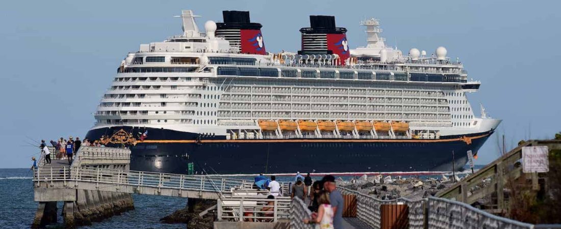 La línea de cruceros de Disney pospone las pruebas de navegación por casos de COVID-19 considerados positivos