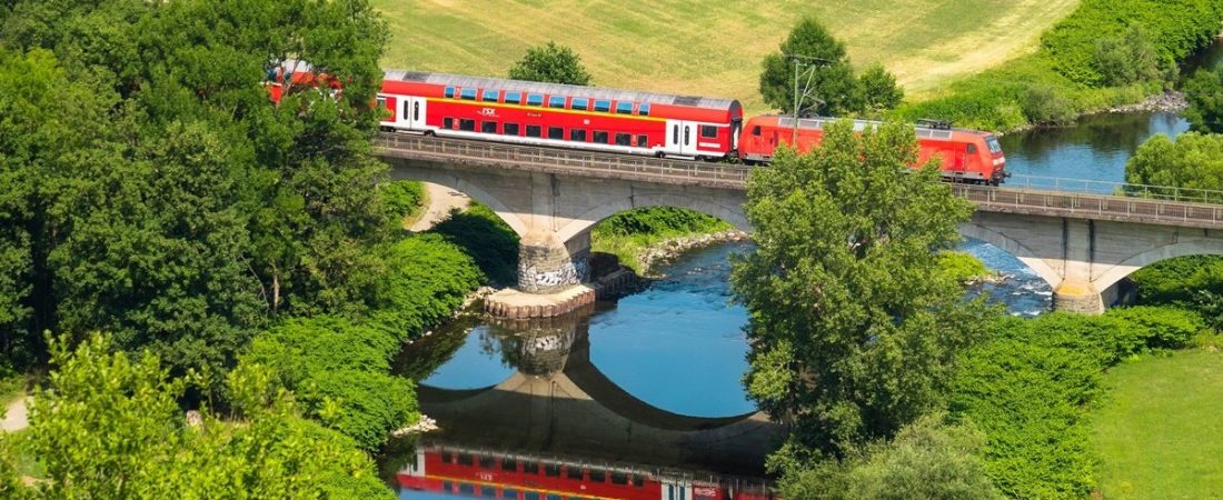 Este tren con vagones de 1940 te llevará a beber whisky en Estados Unidos durante un recorrido de 36 millas-5