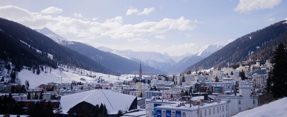 Experiencias-de-superlujo-en-Suiza-con-mayordomo-en-pistas-de-esqui-intriper.jpg