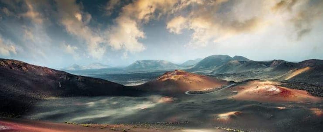 Explora el Parque Nacional de Timanfaya una ruta de volcanes en las Islas Canarias 1