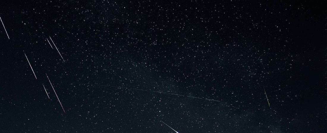 Fenomenos-astronomicos-imperdibles-de-abril-microluna-rosa-y-meteoros-intriper.jpg