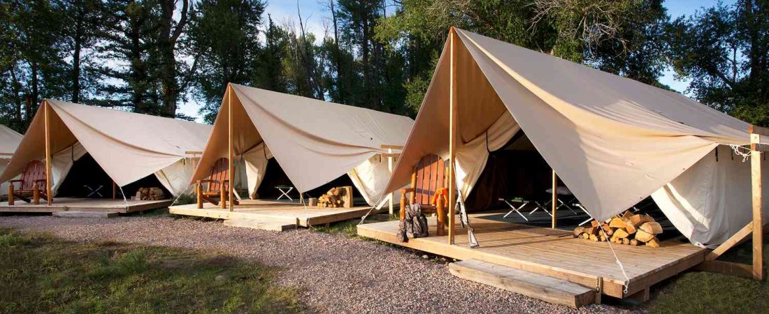 Glamping-de-lujo-frente-al-rio-en-rancho-aislado-de-Wyoming-intriper.jpg