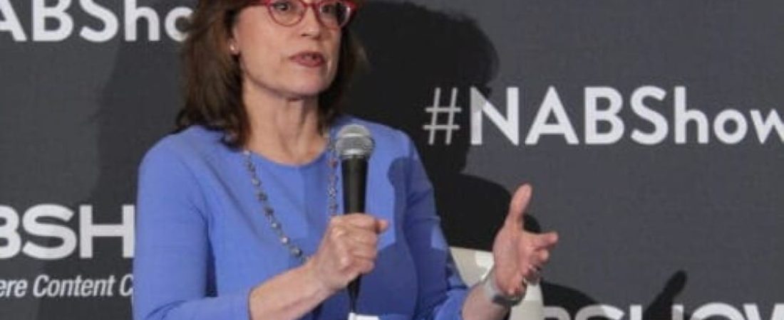 Gomez-paga-su-viaje-al-NAB-Show-por-restricciones-de-la-FCC-intriper.jpg