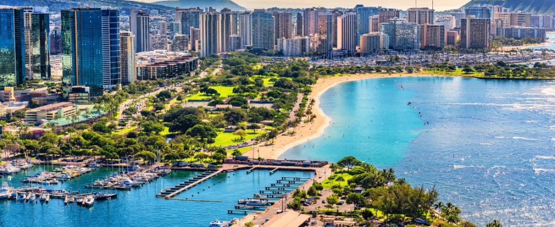 Honolulu prohíbe alquileres vacacionales de corto plazo por menos de 90 días para preservar sus vecindarios residenciales