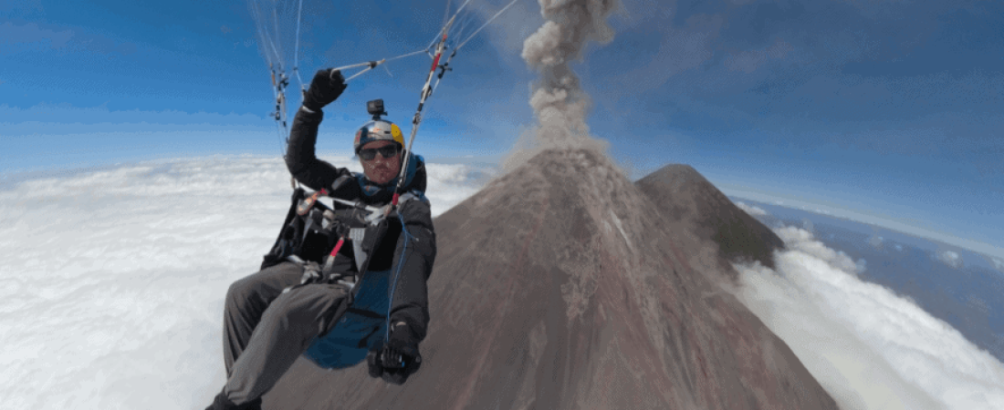 Horacio Llorens, el atleta que batió un récord mundial de parapente acrobático con 568 vueltas consecutivas sobre las ruinas mayas de Takalik Abaj en Guatemala 4