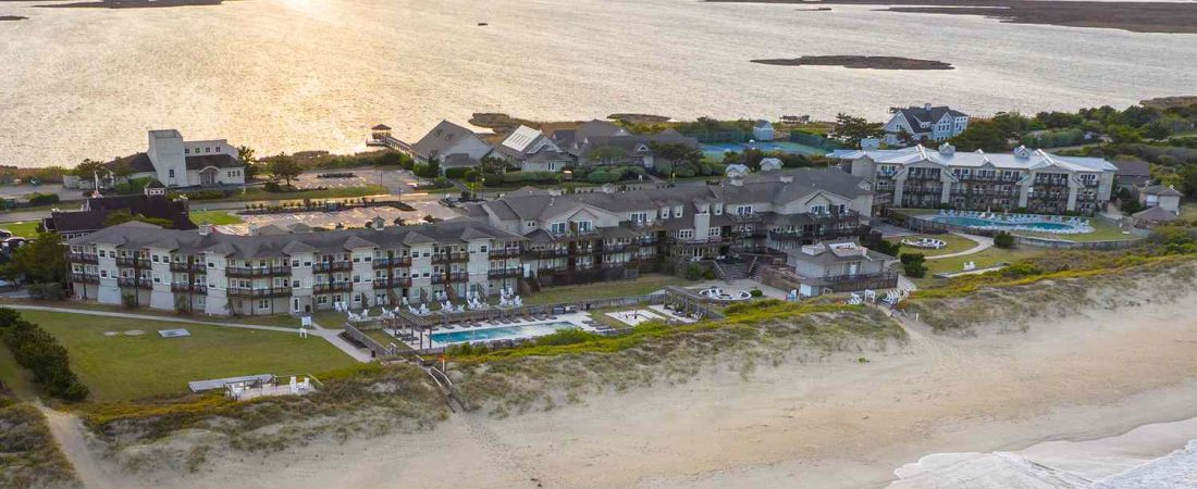 Hotel-frente-al-mar-reabre-en-Outer-Banks-con-playa-privada-intriper.jpg