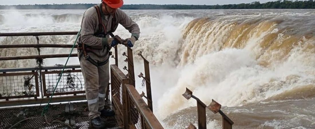 Iguazú Comienza el proceso de recuperación de la pasarela a Garganta del Diablo