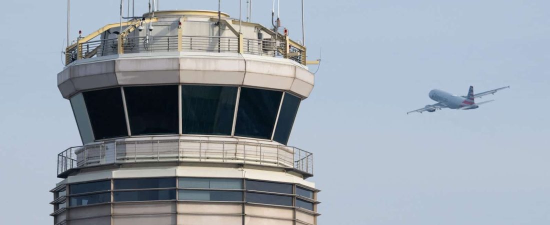Impacto-de-aranceles-y-baja-demanda-golpean-aerolineas-en-EE.UU_.-intriper.jpg