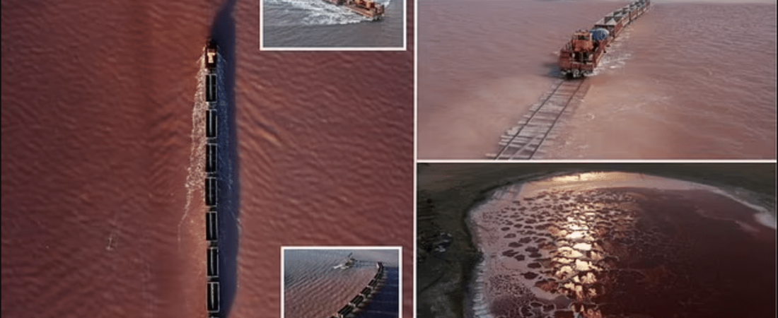 Impresionantes imágenes muestran un tren de carga viajando a través de un lago en Siberia