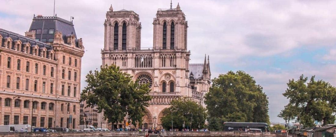 Un nuevo juego de realidad virtual propone salvar a Notre-Dame de un incendio