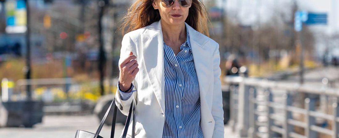 Katie-Holmes-luce-el-outfit-de-viaje-ideal-desde-20-intriper.jpg