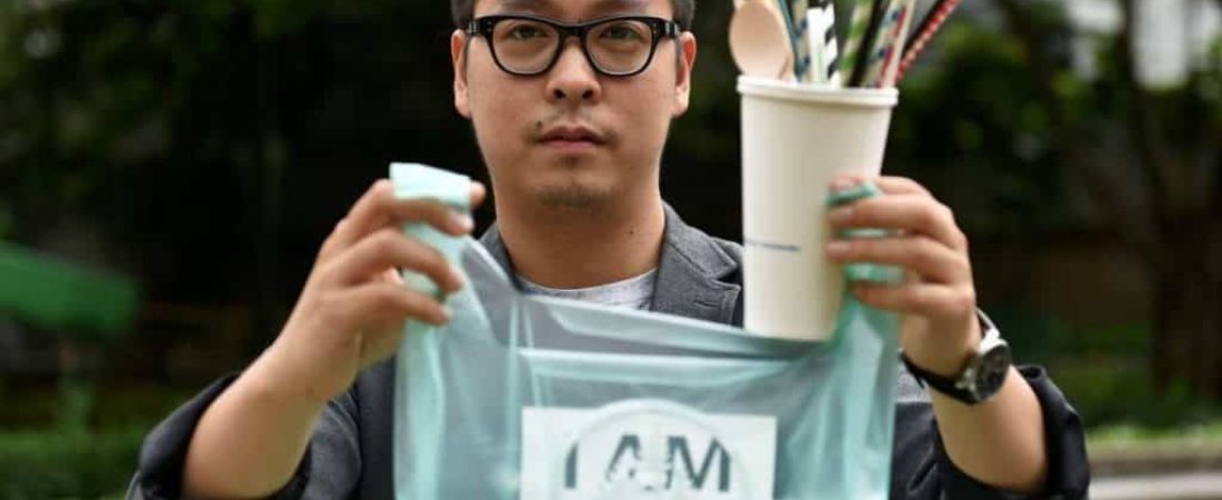 Kevin-kumala-cientifico-crea-bolsa-de-plastico-biodegradable-a-base-de-yuca-2-1024x683