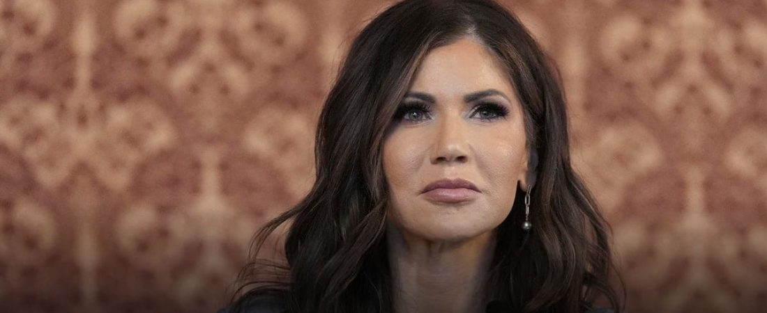 Kristi-Noem-sufre-robo-de-bolso-con-documentos-y-miles-en-efectivo-intriper.jpg