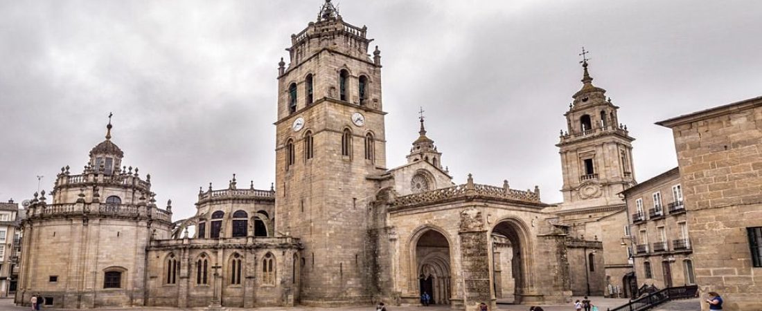 Catedral de Santa María. Ciudad de Lugo. Galicia. España. Panorámica