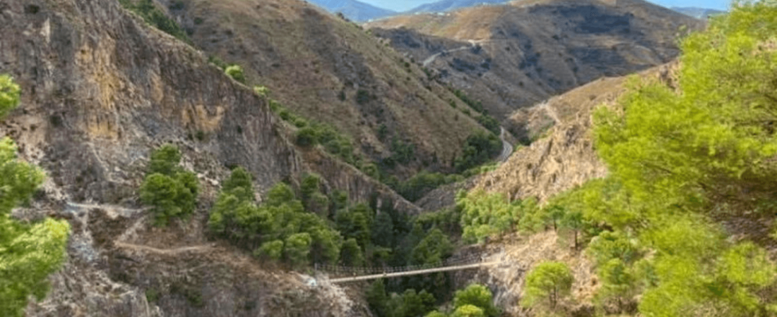 Málaga inaugura hoy uno de los puentes colgantes más grandes de España ubicado en un entorno natural 7