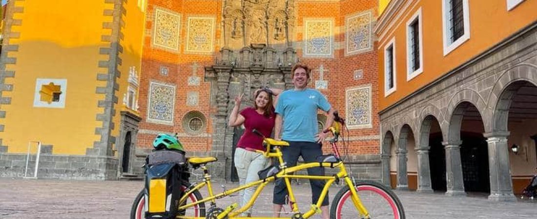 Matrimonio tabasqueño recorre México de extremo a extremo en una bicicleta tándem