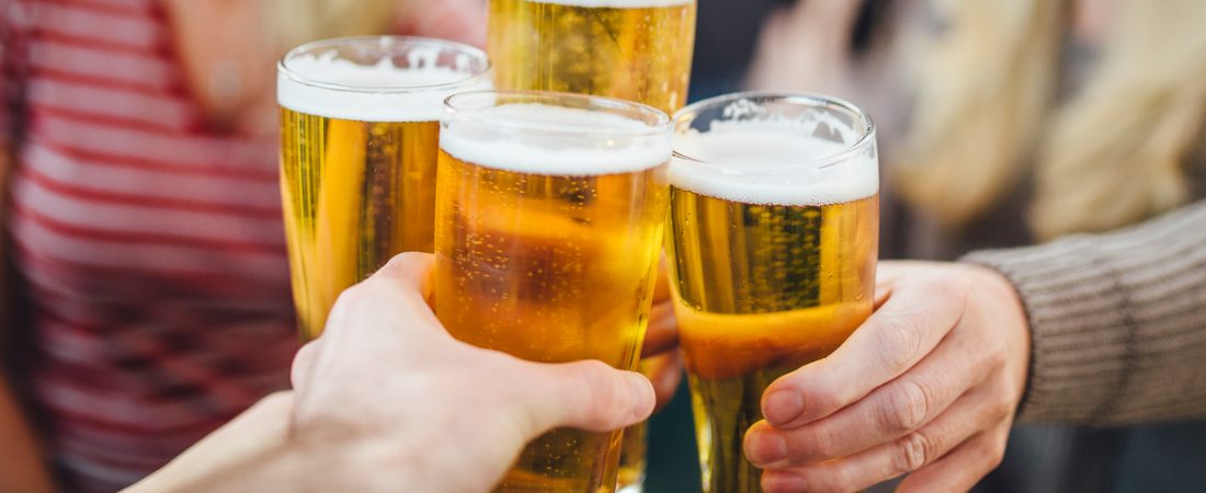 Medico-advierte-sobre-peligros-de-beber-alcohol-en-aeropuertos-intriper.jpg