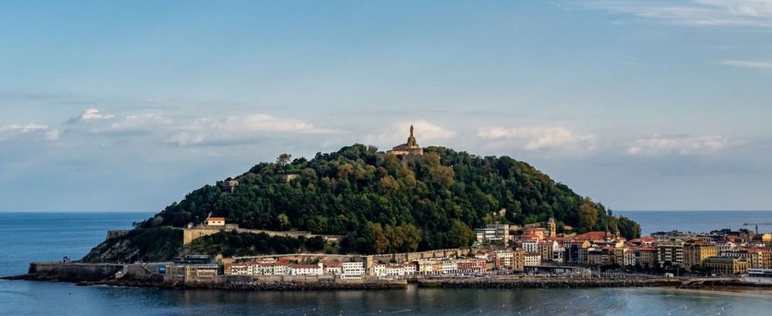 Te presentamos el Monte Urgull, uno de los lugares imperdibles de San Sebastián, España