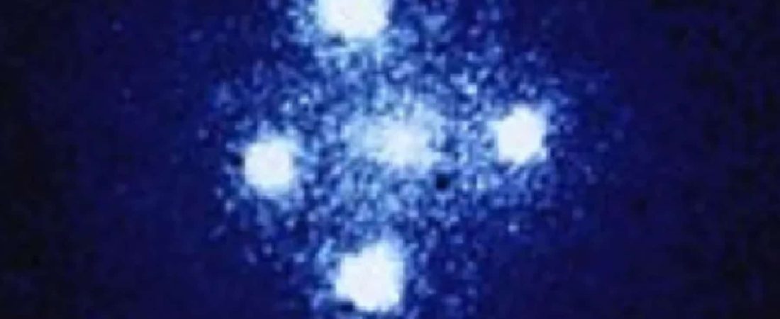 NASA-descubre-la-Cruz-de-Einstein-una-estrella-y-cuatro-espejismos-intriper.jpg