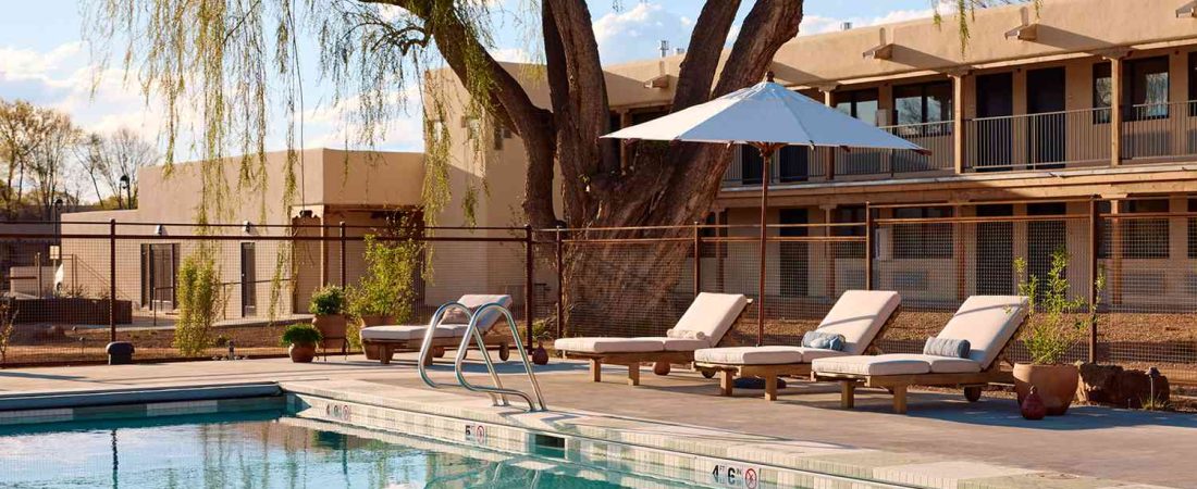 Nuevo-hotel-boutique-en-Taos-con-jardin-comestible-y-mirador-astronomico-intriper.jpg
