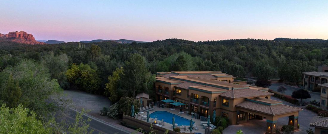 Nuevo-hotel-en-Sedona-desde-230-con-musica-en-vivo-y-piscina-intriper.jpg