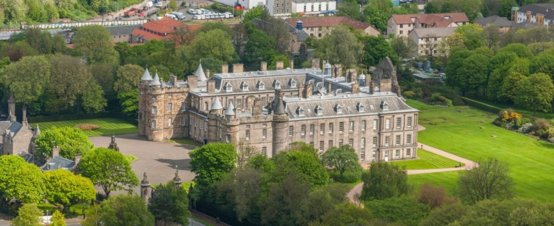 Palacio-de-Holyroodhouse-la-casa-escocesa-de-la