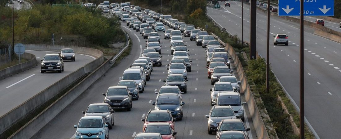 Paris-busca-reducir-autos-en-circulacion-con-uso-compartido-obligatorio-intriper.jpg