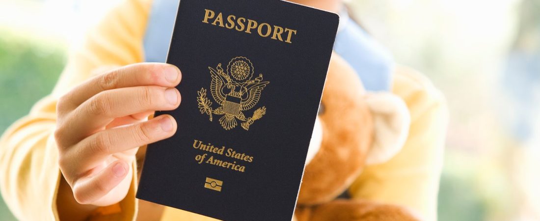 Pasaportes-para-ninos-duracion-vencimiento-y-consejos-para-viajar-intriper.jpg
