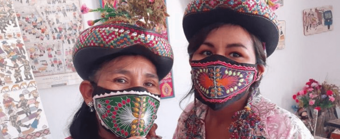 Perú Artistas textiles fabrican tapabocas con diseños indígenas en honor a su cultura local 2