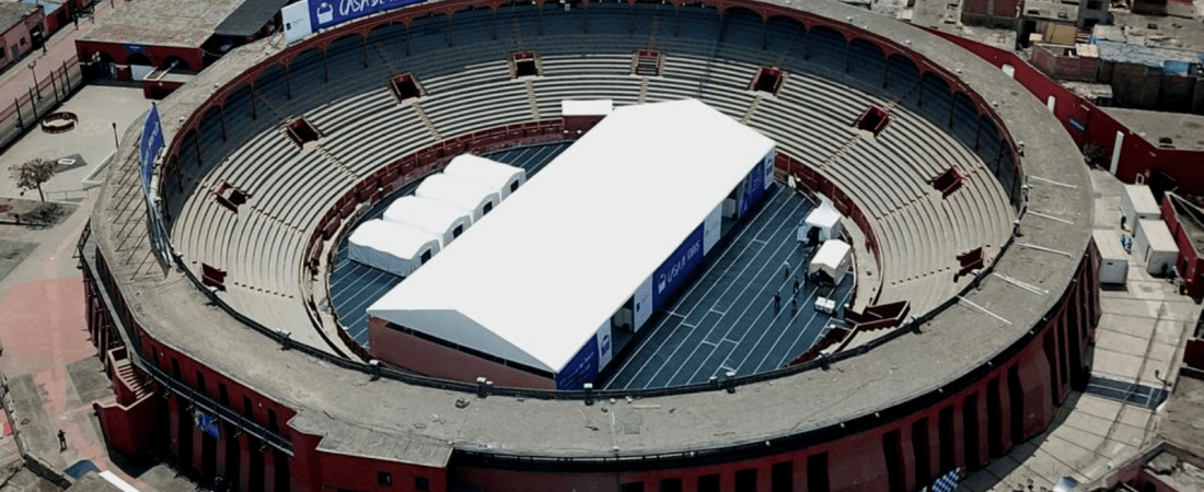 Perú la emblemática plaza de toros de Lima se convierte en albergue para proteger a los indigentes del coronavirus 1