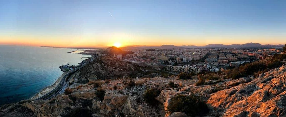 Te presentamos las 10 localidades con playas de Costa Blanca que no te puedes perder en España