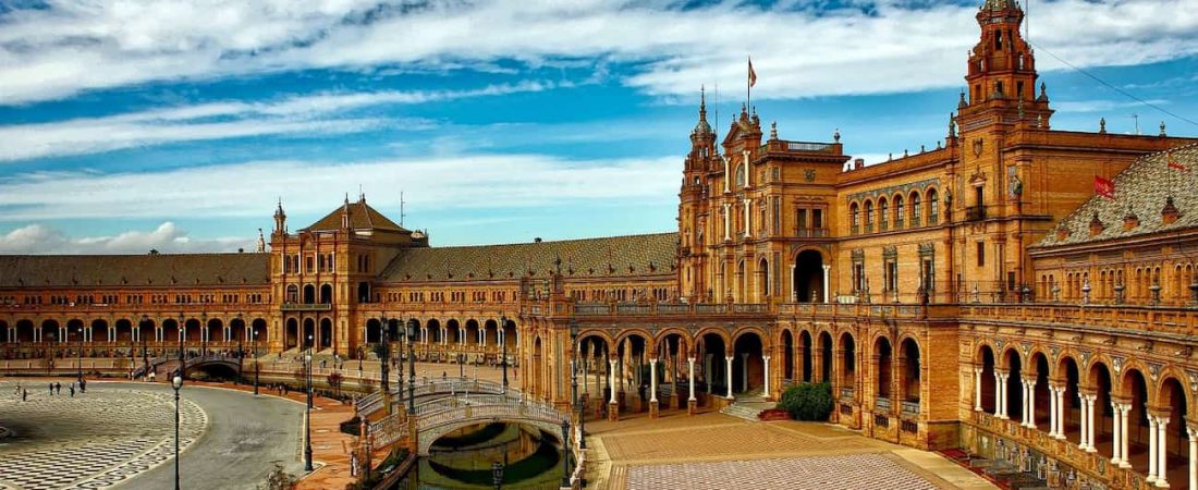 Te contamos todo lo que tienes que saber sobre la Plaza de España, en Sevilla